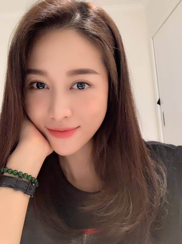 Nhan sắc đời thường của mỹ nhân hài Tết “Làng ế vợ” Nhan sac doi thuong cua my nhan hai Tet “Lang e vo”