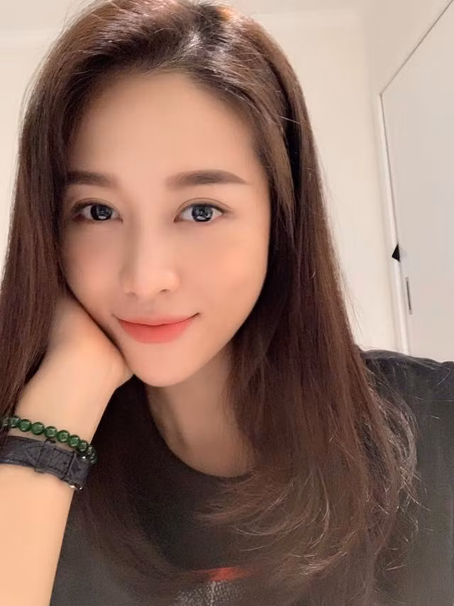 Nhan sac doi thuong cua my nhan hai Tet “Lang e vo”