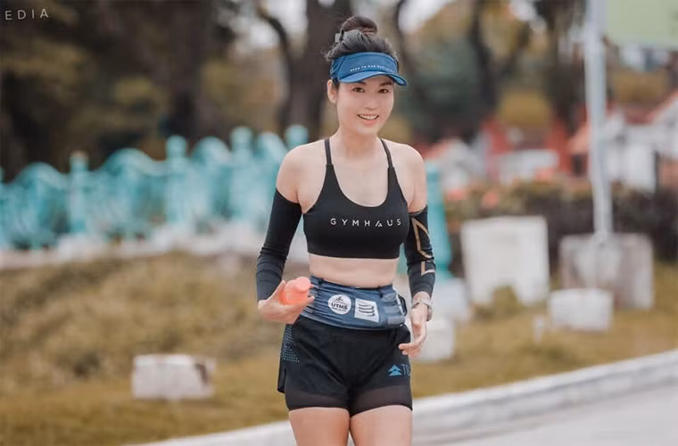 "Bạn phải yêu thích chạy bộ, nếu không bạn sẽ chẳng còn sống để yêu bất kỳ thứ gì khác'', Thu Thuỷ viết trên trang cá nhân vào ngày 8/5/2021.