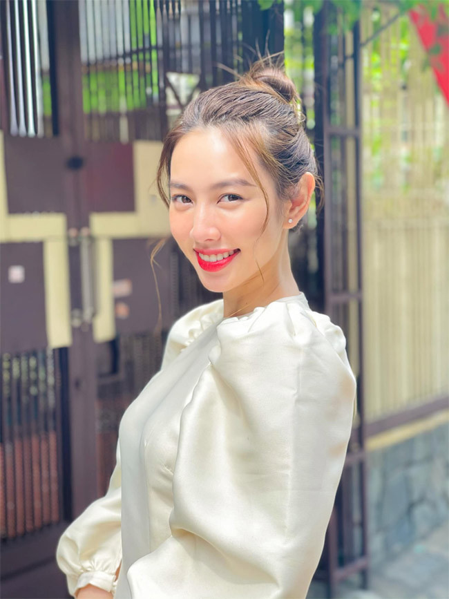 Ngắm Thuỳ Tiên nhiều người công nhận tân Hoa hậu Hòa bình Quốc tế 2021 càng giản dị càng đẹp.