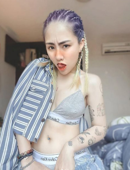 Ngoài ra, khi có thông tin Đạt G để lại kênh Youtube 1 triệu subs cho mình, Du Uyên khẳng định: "Để lại một đống nợ thì có".