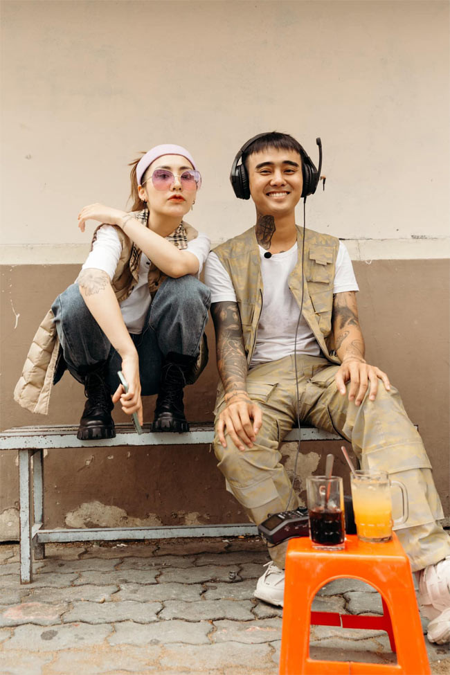 Chiều 25/4, Du Uyên xác nhận với Zing Du Uyên và Đạt G đã chính thức chia tay và từ bây giờ cả hai sẽ không hợp tác bất kỳ sản phẩm nhạc nào cùng nhau.