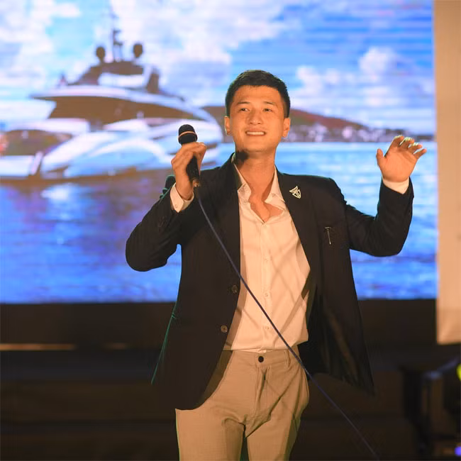 Trong công việc, Huỳnh Anh cũng nhiều lần mất điểm vì “bùng” vai diễn dù đã nhận một nửa cát sê, tới trễ lịch đóng phim…