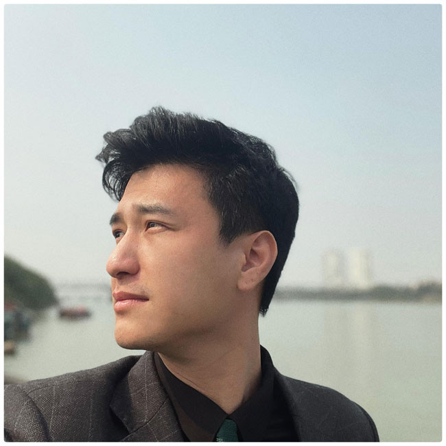 Cũng từ vụ cầu hôn này mà nam diễn viên nổi tiếng bảnh trai của màn ảnh Việt bị dính scandal liên quan tới chiếc nhẫn kim cương cầu hôn bạn gái.