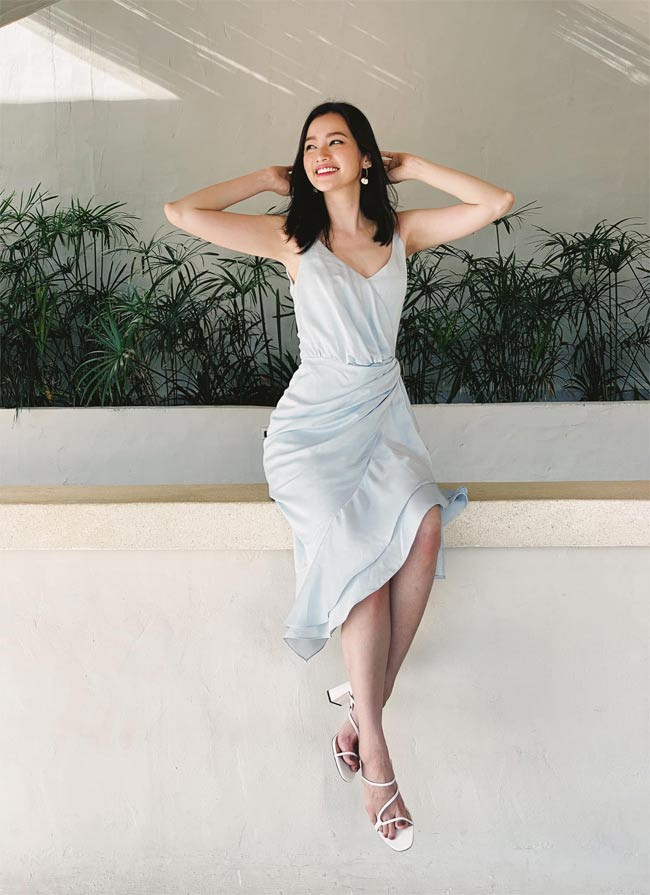 Giản dị là một trong những tiêu chí thời trang mà Trúc Diễm theo đuổi nên đa phần trang phục của cô đều không cầu kỳ và kiểu cách nhưng vẫn rất đẹp mắt.