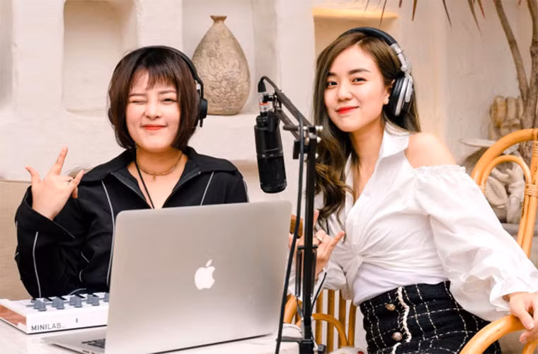 Thời gian gần đây, Bảo Ngọc còn khiến mọi người xôn xao đồn đoán cô chuẩn bị bước chân vào showbiz khi khoe video hát rap.