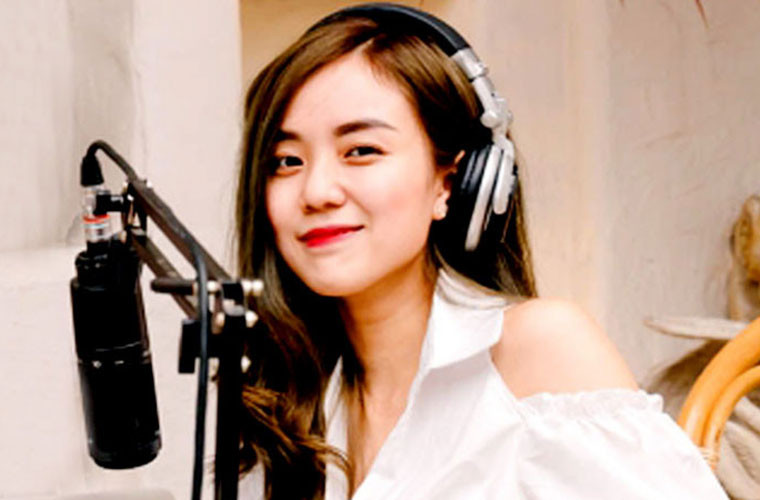 Thậm chí Bảo Ngọc còn lấy nghệ danh CL khiến nhiều người càng tin cô đang sẵn sàng tâm thế gia nhập giới giải trí.