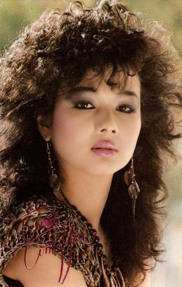 Kim Ngân sinh năm 1963, từng là ca sĩ nổi tiếng và ăn khách ở hải ngoại. Sự nghiệp tuột dốc cùng hôn nhân đổ vỡ khiến cô bị sốc và lang thang vô gia cư suốt từ đó đến nay. (Ảnh: Vietnamnet)