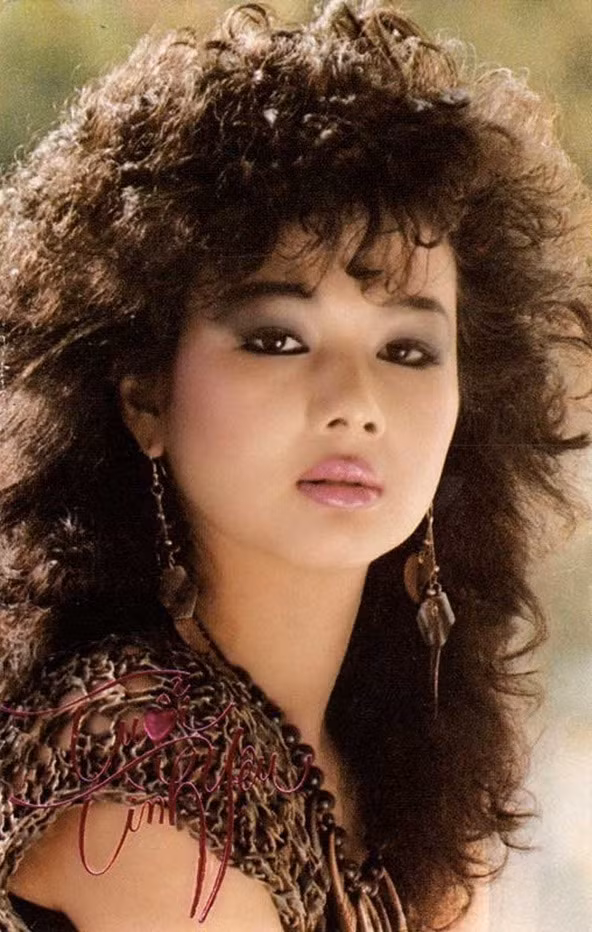 Kim Ngân sinh năm 1963, từng là ca sĩ nổi tiếng và ăn khách ở hải ngoại. Sự nghiệp tuột dốc cùng hôn nhân đổ vỡ khiến cô bị sốc và lang thang vô gia cư suốt từ đó đến nay. (Ảnh: Vietnamnet)