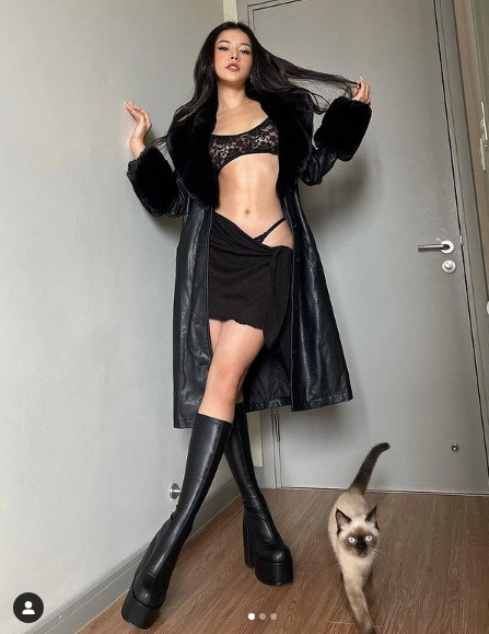 Chi Pu rũ bỏ hình tượng hot girl nhí nhảnh, ngây thơ trong quá khứ để "lột xác" thành "gái hư" với phong cách nổi loạn.