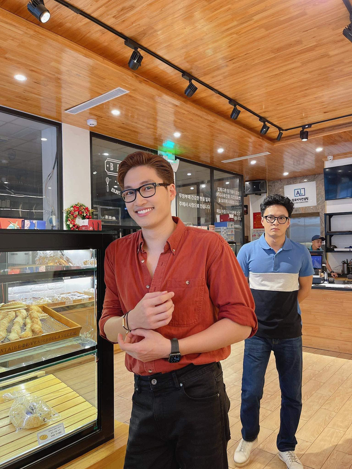 Bản thân nam diễn viên "Hướng dương ngược nắng" cũng không ít lần rơi cảnh "dở khóc dở cười" vì kiểu tóc mới.