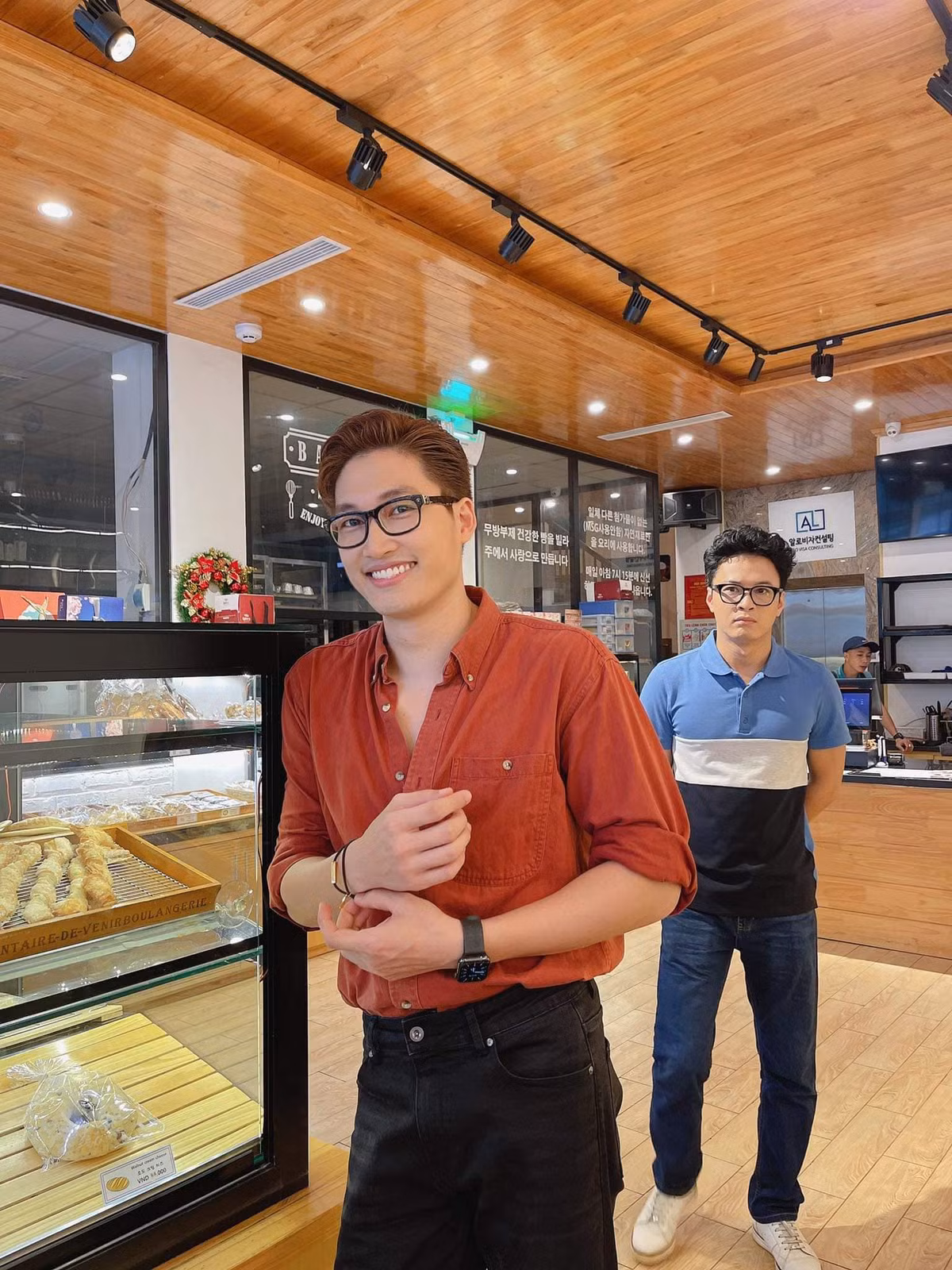 Bản thân nam diễn viên "Hướng dương ngược nắng" cũng không ít lần rơi cảnh "dở khóc dở cười" vì kiểu tóc mới.