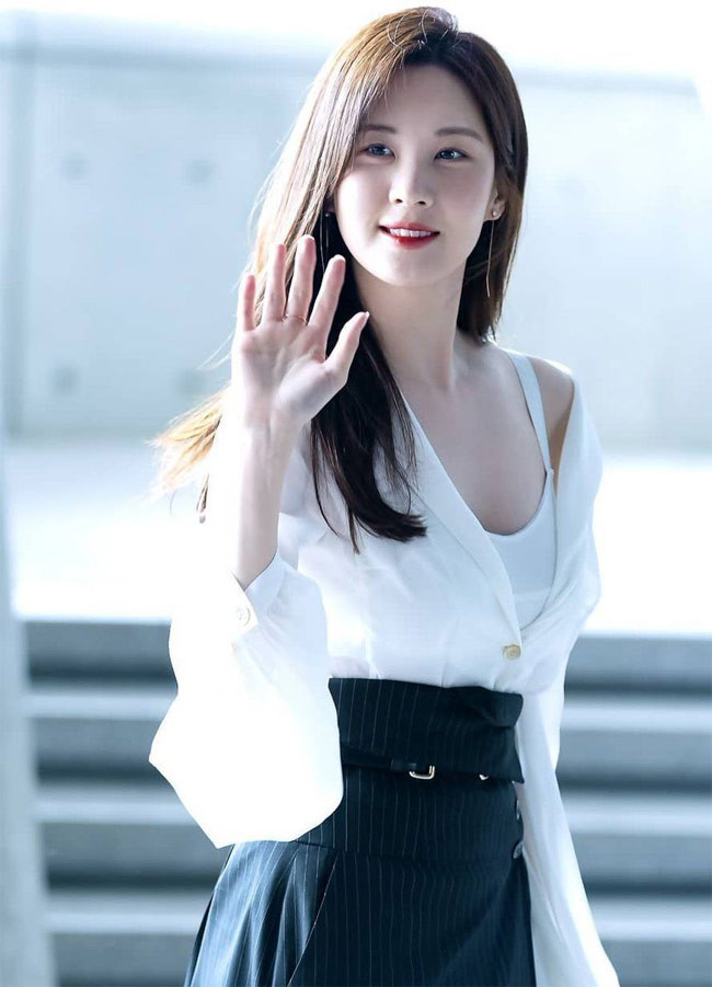 Năm 2017 cô hoạt động với tư cách nghệ sĩ solo và cũng từ đó cô thay đổi từ hình ảnh ngây thơ sang hình tượng sexy.