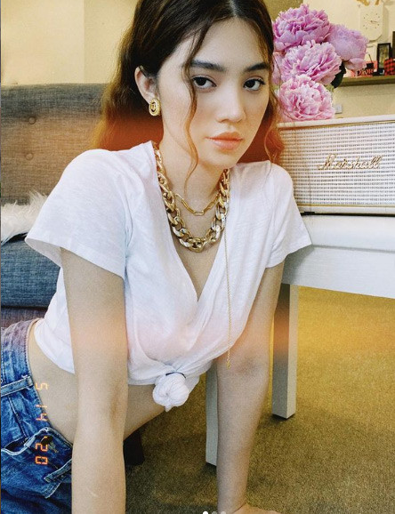 Một năm qua, Jolie Nguyễn cũng không xuất hiện trong bất cứ sự kiện giải trí nào tại Việt Nam.