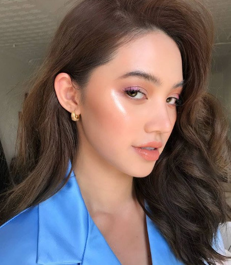 Người đẹp sinh năm 1997 từng gây ồn ào với tin đồn cạch mặt bạn thân Kỳ Duyên, vô cớ tố Lam Cúc giật bồ, rich kid dởm,...