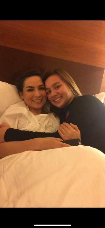 Phi Nhung từng bày tỏ nỗi lo lắng khi Wendy từng nhiễm COVID-19 trong lúc đang làm y tá tại một bệnh viện ở Mỹ nhưng cô giấu mẹ.