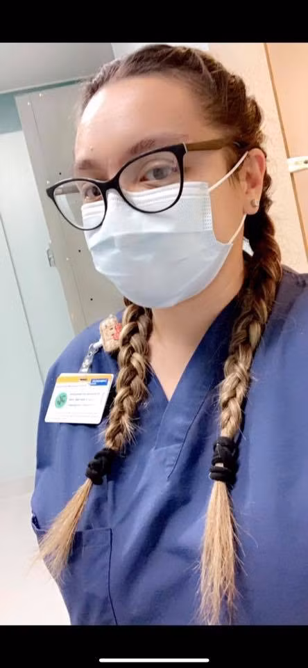  Con gái Phi Nhung hiện tại làm y tá tại Mỹ.