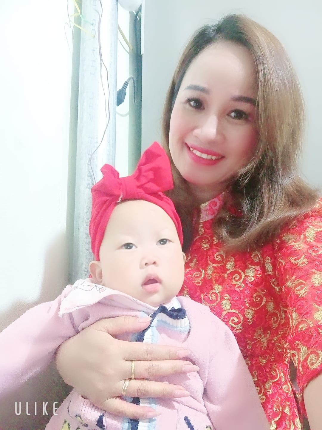 Ở tuổi 46, nữ diễn viên hài mới lên chức bà ngoại nhưng vẫn được khen trẻ trung hơn tuổi.