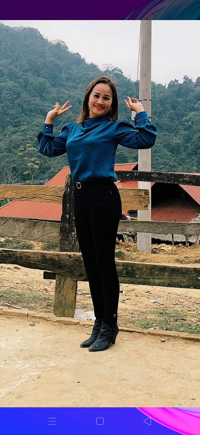 Lê Thị Dần từng than thở: "Cứ bảo vì sao mình cứ nghèo bền vững, hết COVID - 19 được mời đi diễn show thì bị mất giọng hàng tháng trời, bỏ rơi mất mấy show diễn, tiếc ơi là tiếc. Giờ hết khản tiếng thì chả ai mời, có con bạn nó bảo, tại sao không nhận show đi diễn mà kiếm tiền, mi từ chối tao tiếc lắm, vậy mi đi diễn hộ tao đi, kiếm được đồng tiền của người ta có đơn giản đâu, phải đau đầu để lo kịch bản, hát không được chuyên nghiệp nhưng giọng hát cũng phải thánh thót một chút, chứ giọng nó khàn như vịt đực như thế, thì ai thèm nghe, đúng là đời là bể khổ, qua được khổ là qua đời".