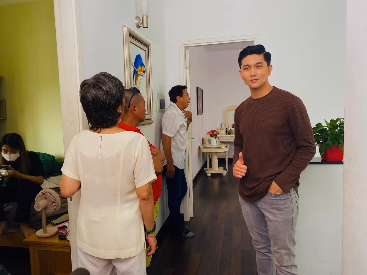 Về phía Tim, nam ca sĩ cũng thi thoảng vướng tin đồn có tình mới hậu ly hôn. Tuy nhiên, không ít lần anh lên tiếng phủ nhận.