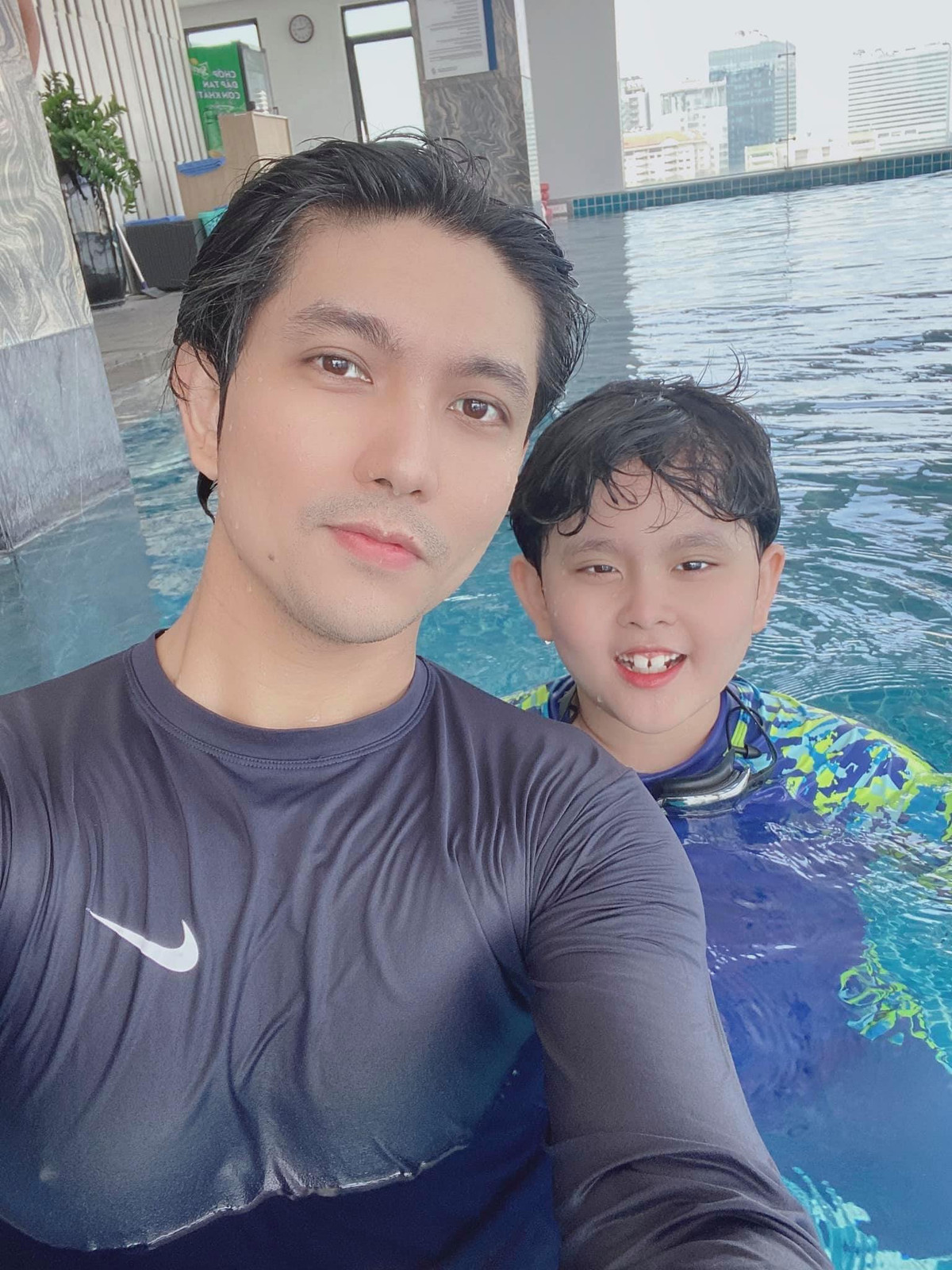 Tim thường xuyên chia sẻ về công việc diễn xuất. Trên trang cá nhân, anh cũng chăm đăng ảnh đi chơi cùng con trai. Mặc dù không còn sống chung nhưng Tim - Trương Quỳnh Anh vẫn trao đổi với nhau những vấn đề liên quan tới con trai Sushi.