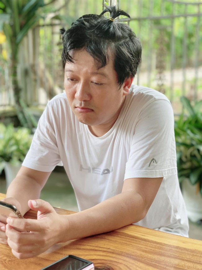 Trên trang cá nhân nam diễn viên khoe những bức hình anh sinh hoạt ở quê nhà Đồng Nai và ai cũng nhận thấy Trường Giang lên cân thấy rõ.