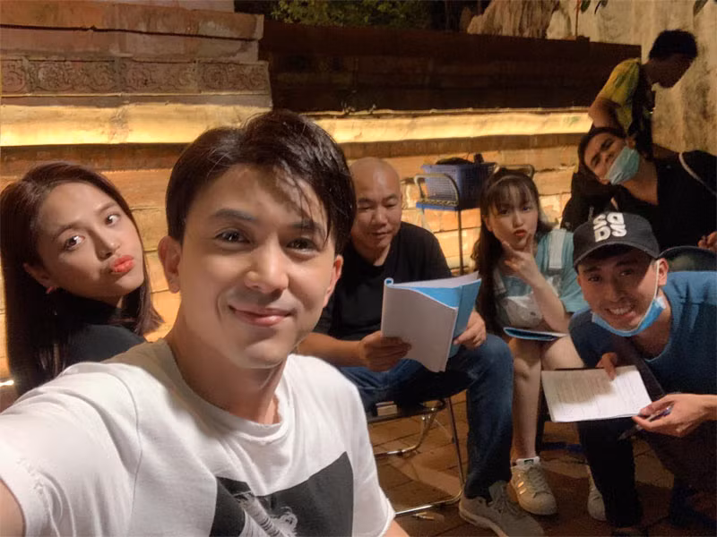 Thu Quỳnh và Anh Dũng trên trường quay "Hương vị tình thân" phần 2.