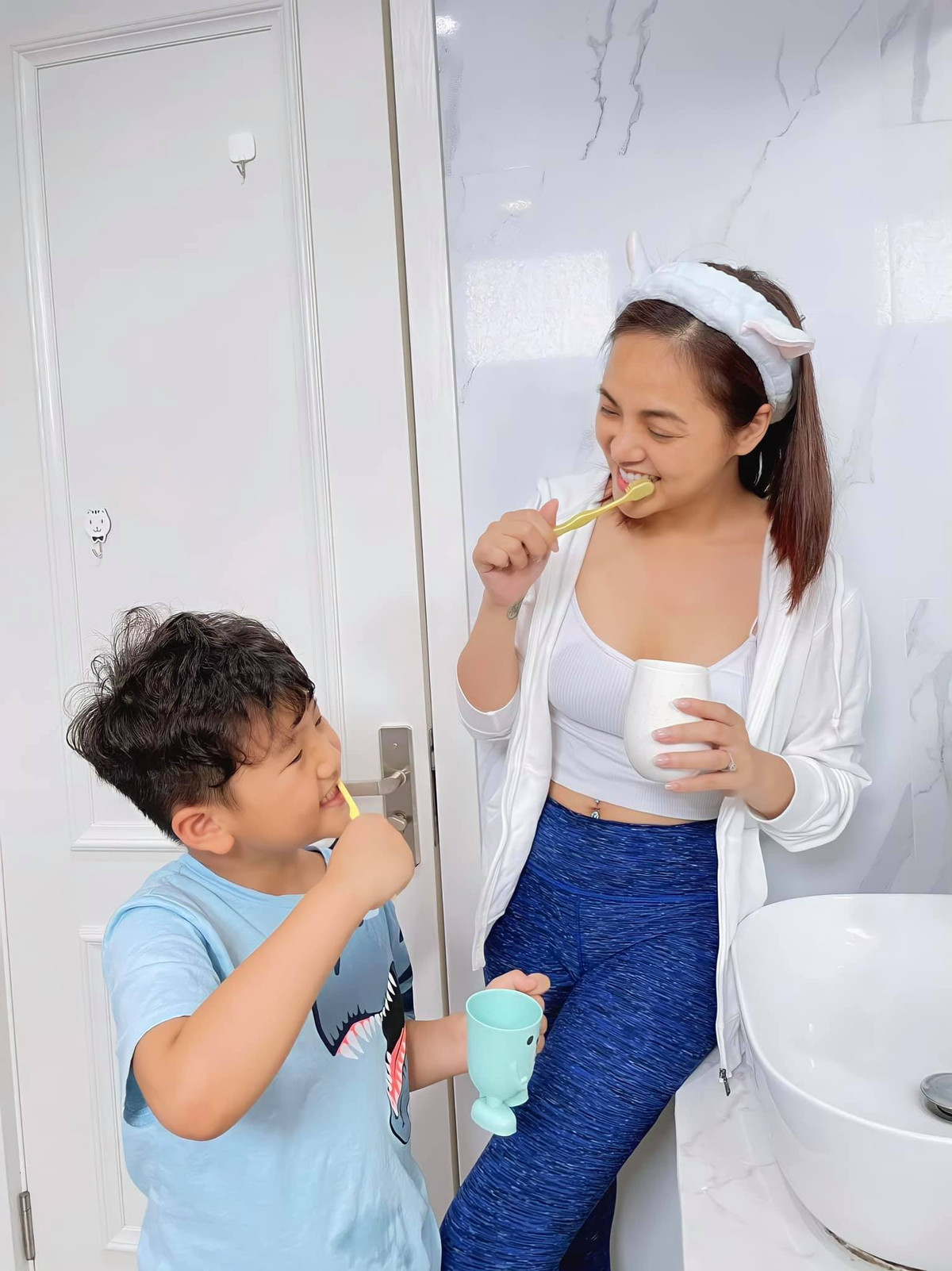 Dù đã trải qua 1 lần sinh nhưng "My sói" vẫn sở hữu vóc dáng nuột nà, vòng hai phẳng lì, thềm ngực đầy đặn khiến hội chị em ai cũng phải ngưỡng mộ.