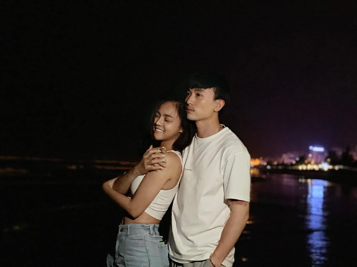 Nữ diễn viên xinh đẹp và quyến rũ cả trên phim lẫn ngoài đời thực.