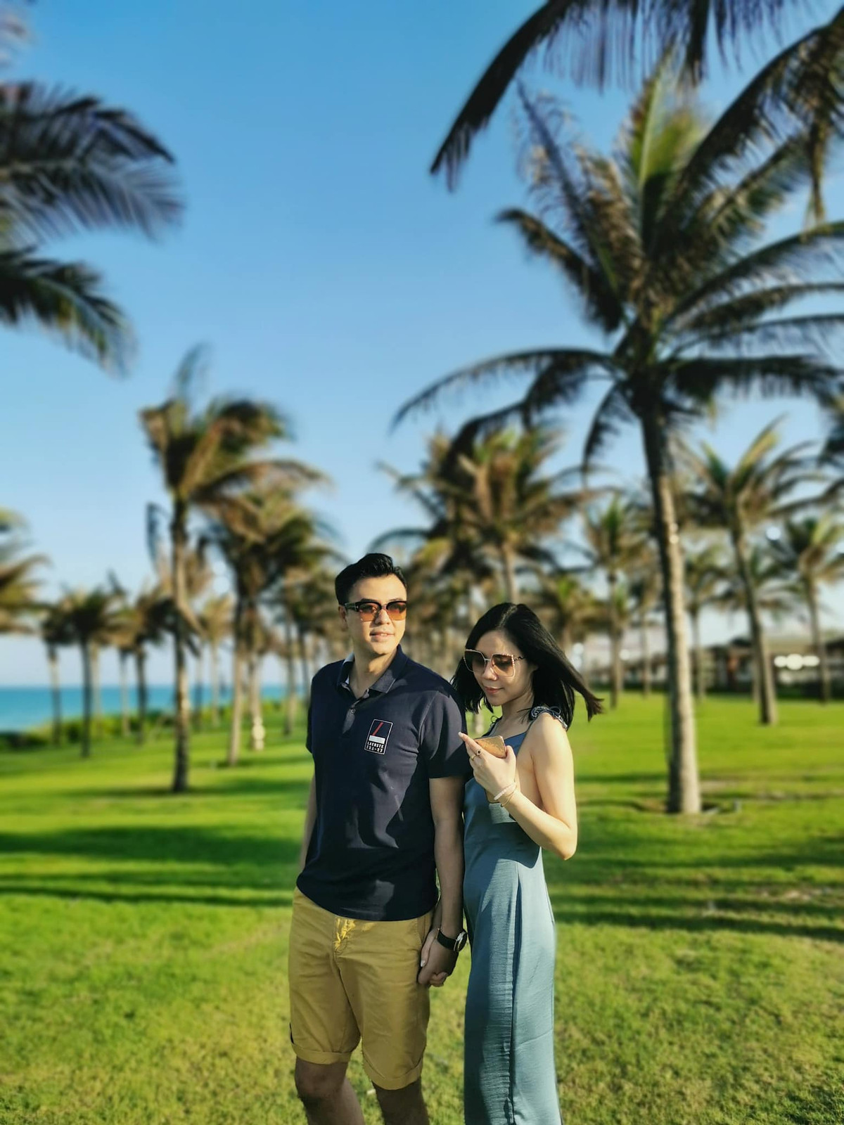 Nam MC sinh năm 1984 từng hết lời khen bà xã là người rất thông minh. Vợ làm ở Bộ ngoại giao, từng có thời gian đi du học ở nước ngoài nên cách tư duy cũng cởi mở và độc lập. Với anh, vợ là người bao dung và yêu thương chồng con.