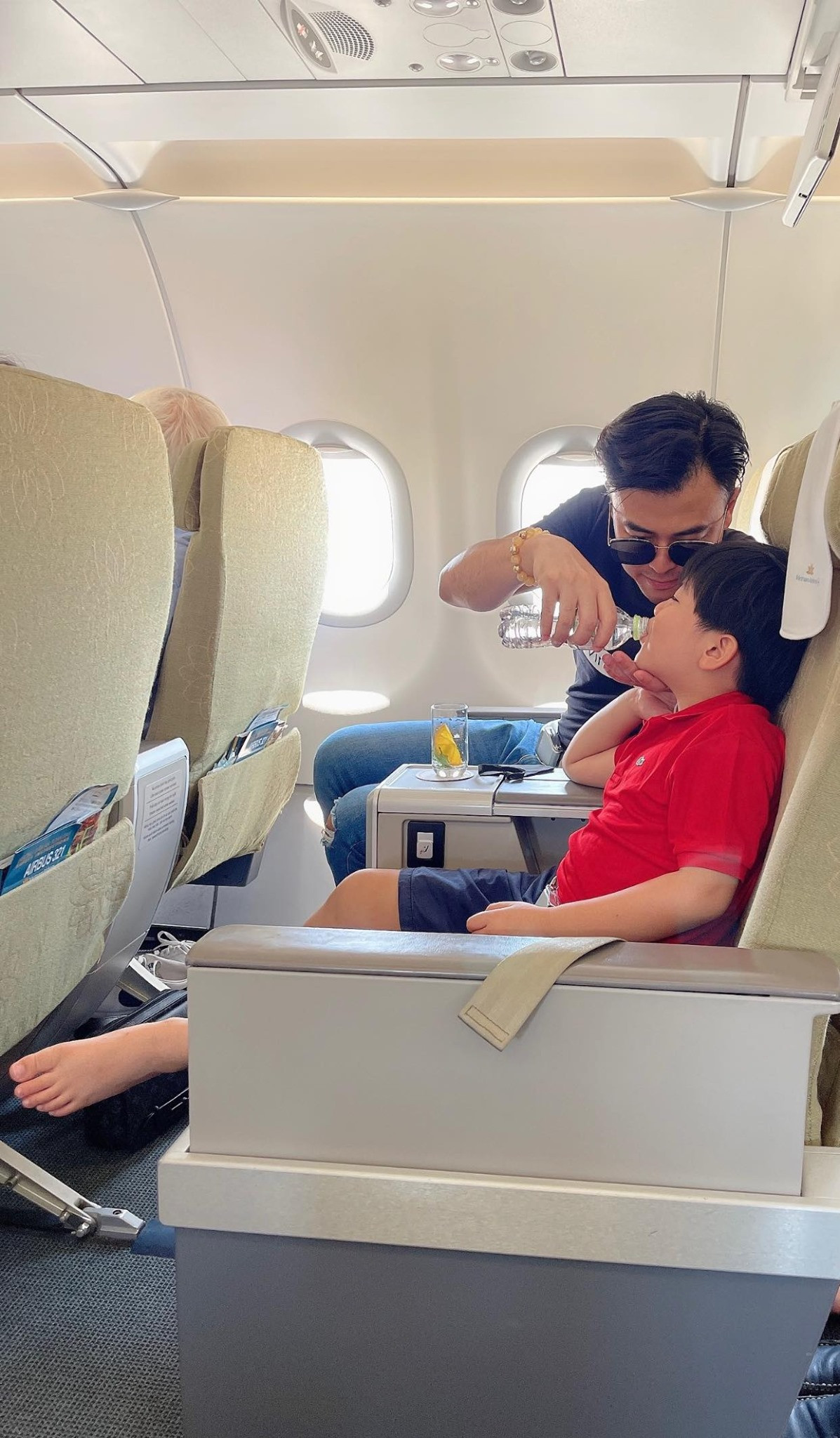 Vợ chồng MC "Chiếc nón kỳ diệu" rất chú trọng trong việc dạy con.