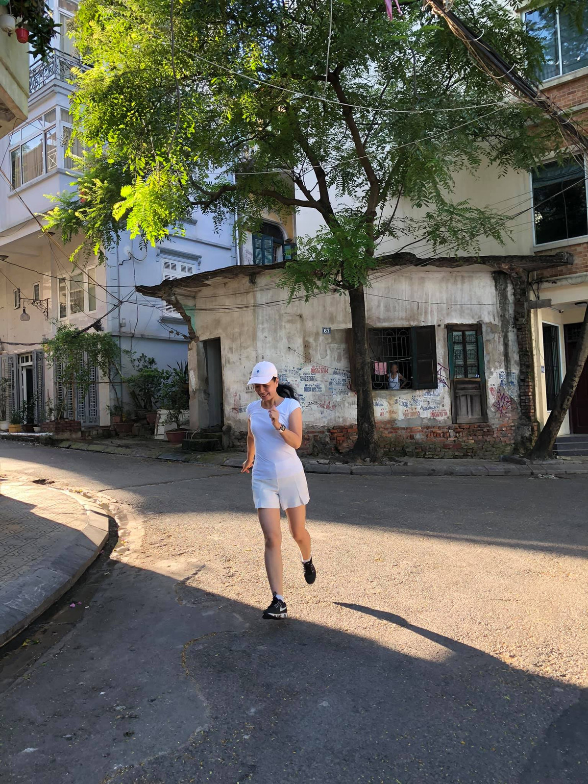 Trong những video và hình ảnh mới nhất, NSƯT Chiều Xuân nhận nhiều lời khen vì luôn giữ được sắc vóc, tinh thần tươi trẻ.