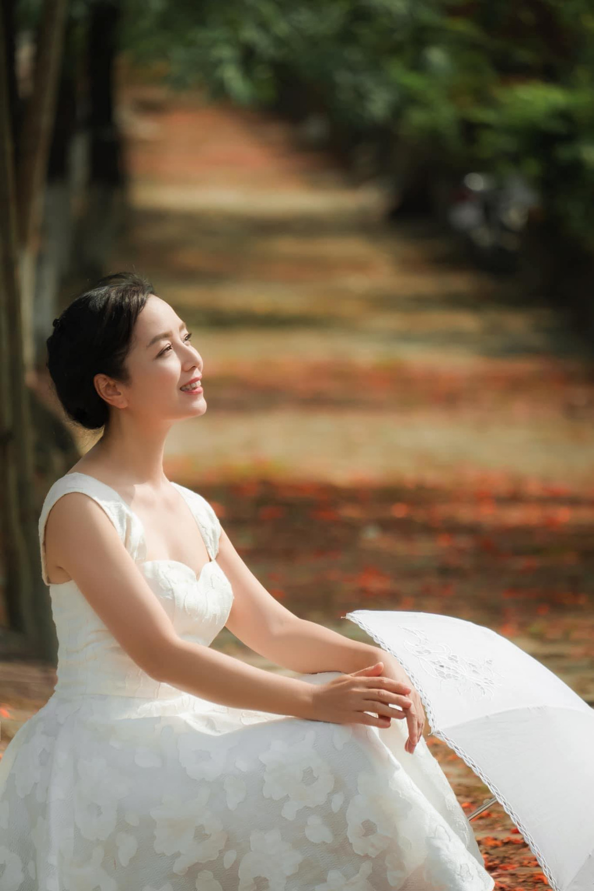 Nữ nghệ sĩ giữ được nhan sắc trẻ đẹp, vóc dáng thon gọn nhờ tinh thần thư thái, vui vẻ và cố gắng luyện tập thể dục, đặc biệt là yoga.