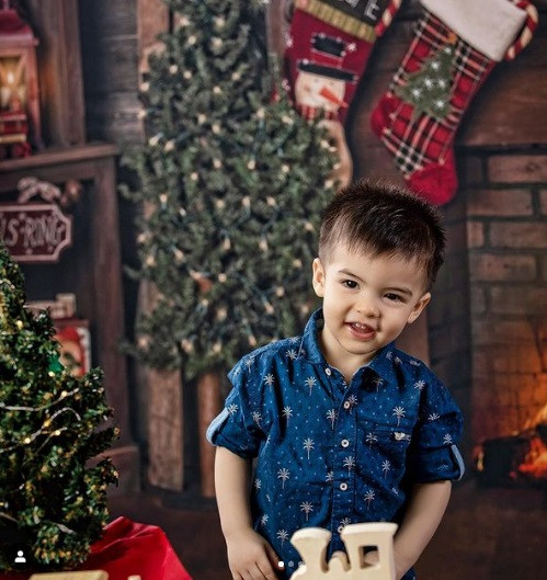 Được yêu thích không kém chị gái, Sixto hứa hẹn sẽ là một mỹ nam trong tương lai.