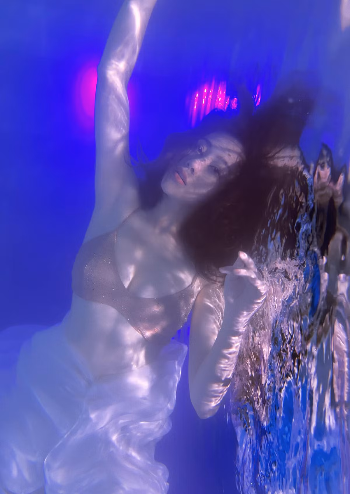 Sự nghiệp lẫn nhan sắc đều "thăng hoa" nhưng Phương Oanh vẫn lận đận đường tình duyên.