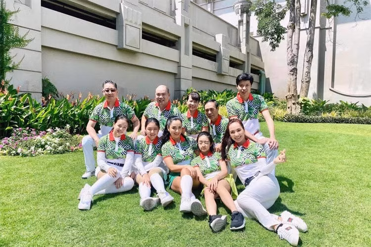 Gia dinh Thuy Hang - Thuy Hanh ra sao khi bi ket o Phu Quoc?