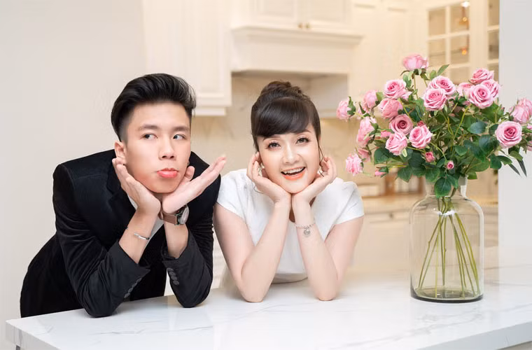 Long Vũ được mọi người khen là "dậy thì thành công" nhờ vẻ ngoài rất đẹp trai hot boy.