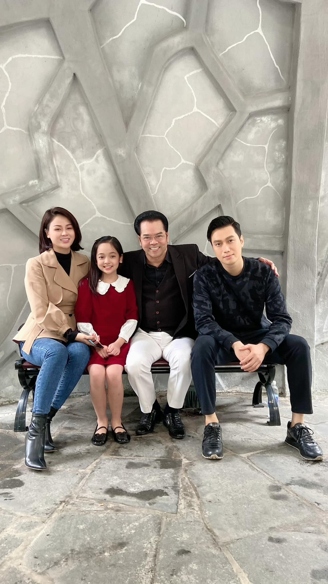 Dù mới chỉ xuất hiện trong vài phân cảnh nhưng cũng đủ khiến "con gái Việt Anh" trong "Hướng dương ngược nắng" gây ấn tượng mạnh mẽ với khán giả.