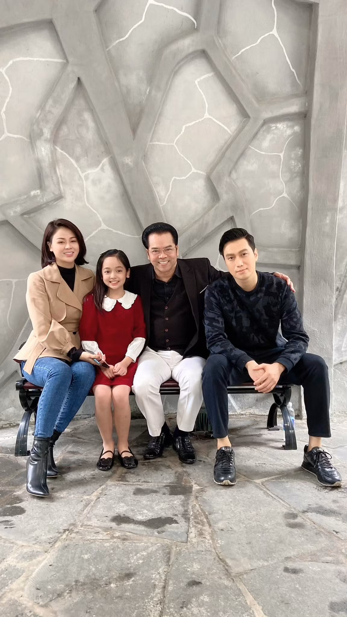 Dù mới chỉ xuất hiện trong vài phân cảnh nhưng cũng đủ khiến "con gái Việt Anh" trong "Hướng dương ngược nắng" gây ấn tượng mạnh mẽ với khán giả.