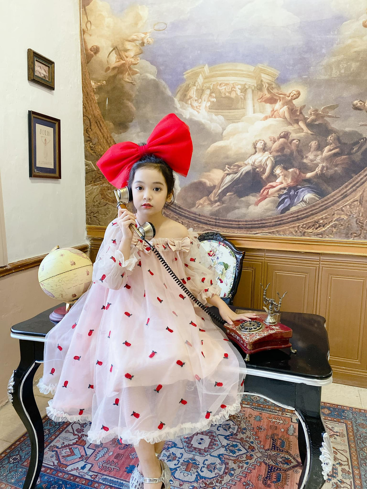 Trước "Hướng dương ngược nắng", sao nhí từng tham gia một số bộ phim như "Ngược chiều nước mắt", "Chú ơi đừng lấy mẹ con", "Ông ngoại tuổi 30"...