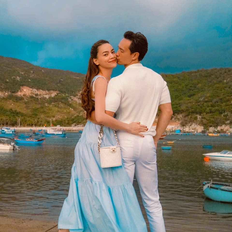 Khoảnh khắc ngọt ngào của cặp đôi khiến fan ngưỡng mộ.