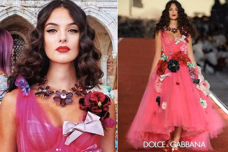 Cũng giống mẹ, Deva khởi nghiệp bằng nghề người mẫu thời trang.