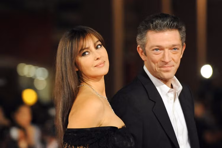 Bố, mẹ Deva đã ly hôn từ năm 2013.