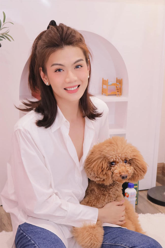 Nhờ kỹ năng trang điểm nên Đào Bá Lộc ngày càng xinh đẹp như một mỹ nhân.