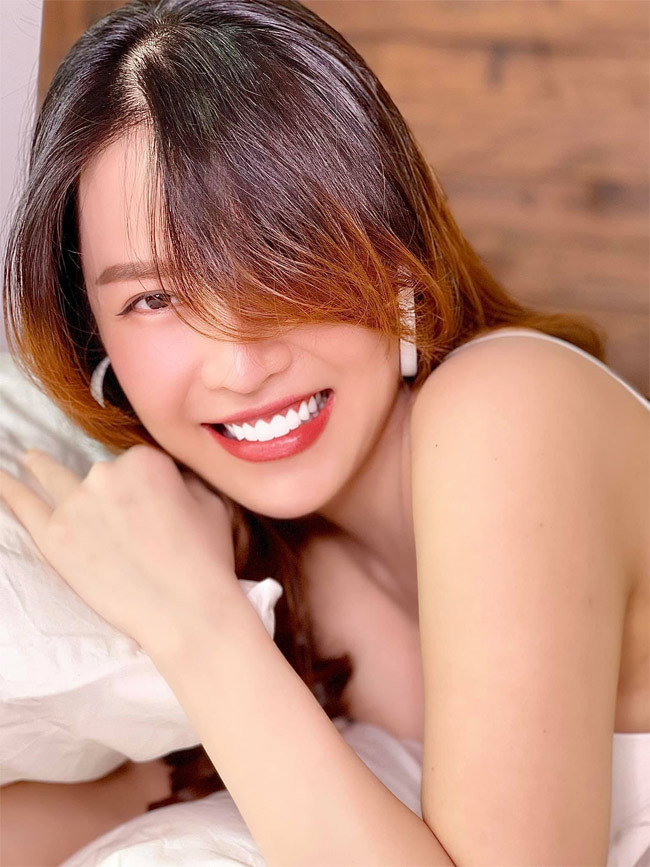 Dù chưa lấy lại được vòng eo như trước, nhưng về tổng thế, Quế Vân vẫn nhận được nhiều lời khen ngợi vì về dáng rất nhanh.