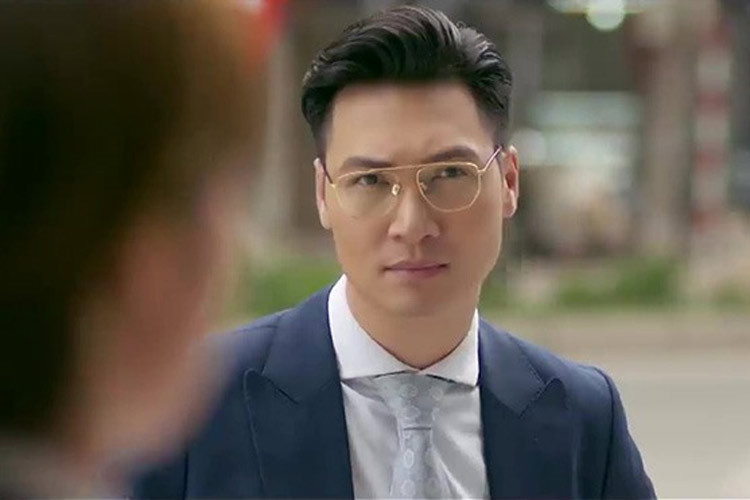 Năm 2020, Mạnh Trường nhận được nhiều lời khen ngợi về diễn xuất khi vào vai phản diện, giám đốc Kiều Phong trong "Tình yêu và tham vọng". (Ảnh: laodong.vn)