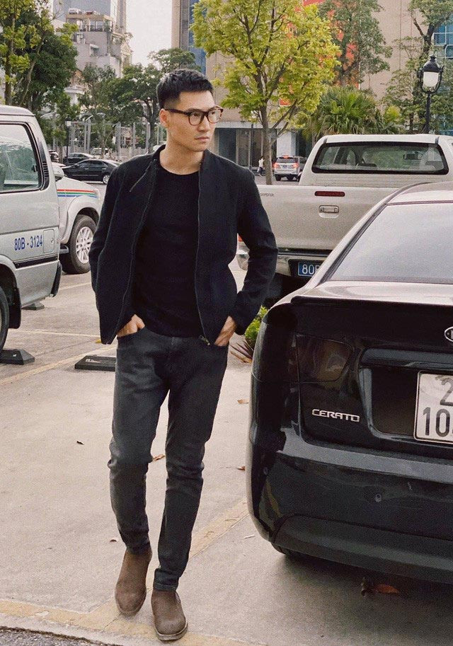 Cũng trong năm 2020, Mạnh Trường vào vai Hải, một nhân vật vẻ ngoài lạnh lùng, bí hiểm nhưng bên trong lại là người chồng, người cha rất yêu thương vợ con trong phim "Hồ sơ cá sấu". (Ảnh: VTV)