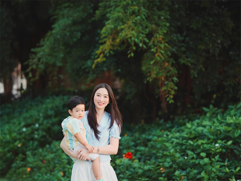 Trên trang cá nhân, Đặng Thu Thảo vừa đăng ảnh hai con, cả hai bé đều lớn thấy rõ.