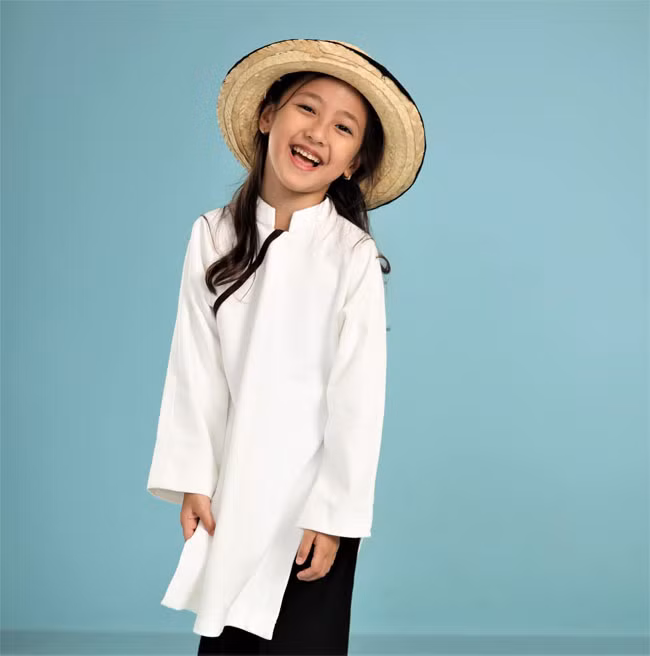 Mặc dù là con gái út trong nhà, được hai anh trai và bố mẹ cưng chiều, yêu thương nhưng từ nhỏ Viann đã tự lập, chỉn chu và cẩn thận.