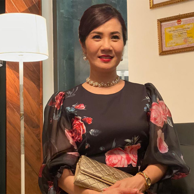 Cách đây 3 năm, khi ở tuổi 45, Nguyệt Hằng sinh thêm cô con gái thứ 4.